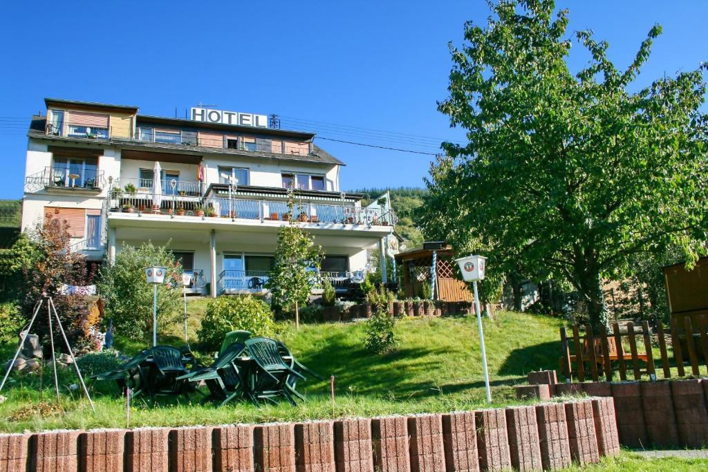 Hotel Restaurant Moselblick Wintrich Exteriér fotografie